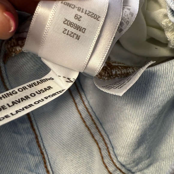 Madewell The Slouchy Boyjean Light Wash Jeans Distressed Size 29” Waist - Picture 9 of 14